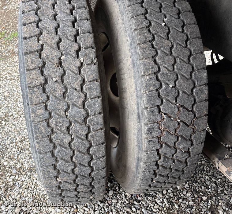 image for item EC8140 2009 International LF627 dump truck