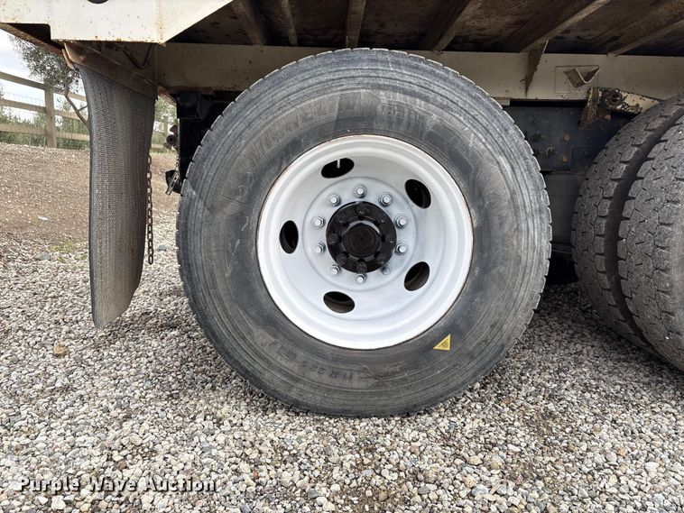 image for item EC8140 2009 International LF627 dump truck