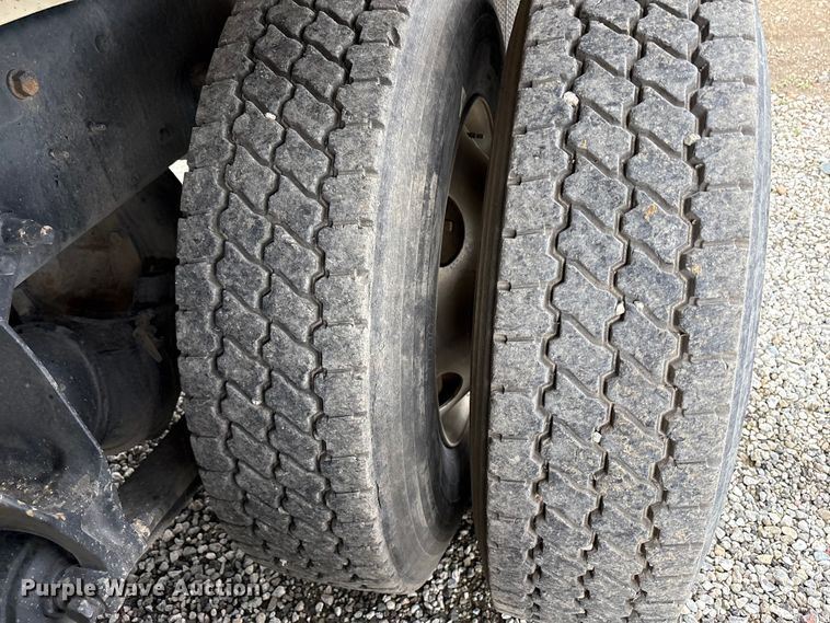 image for item EC8140 2009 International LF627 dump truck