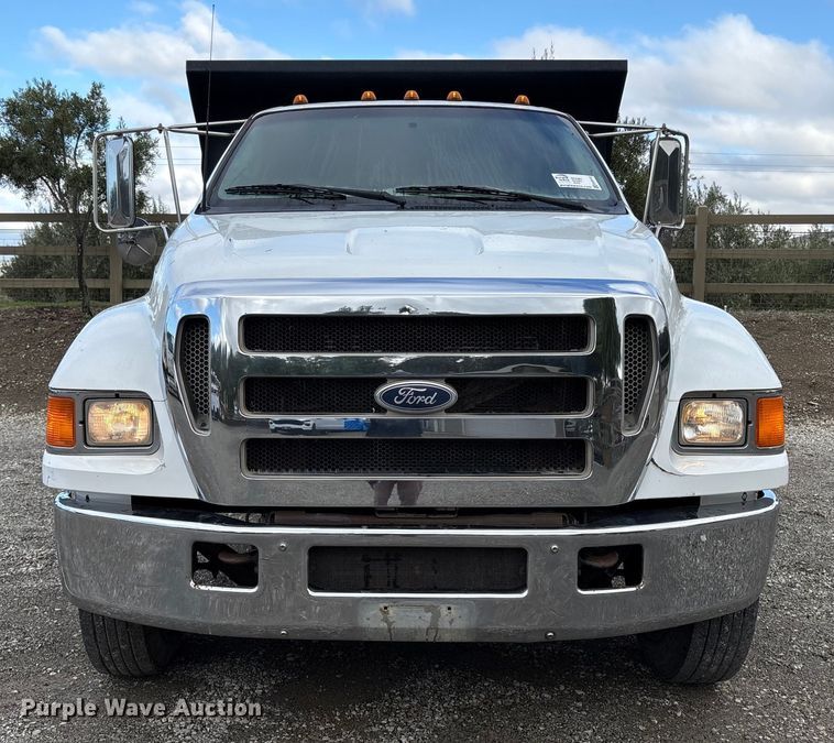 image for item EC8142 2006 Ford F650 dump truck
