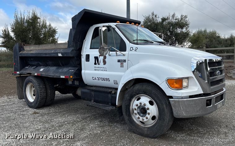 image for item EC8142 2006 Ford F650 dump truck