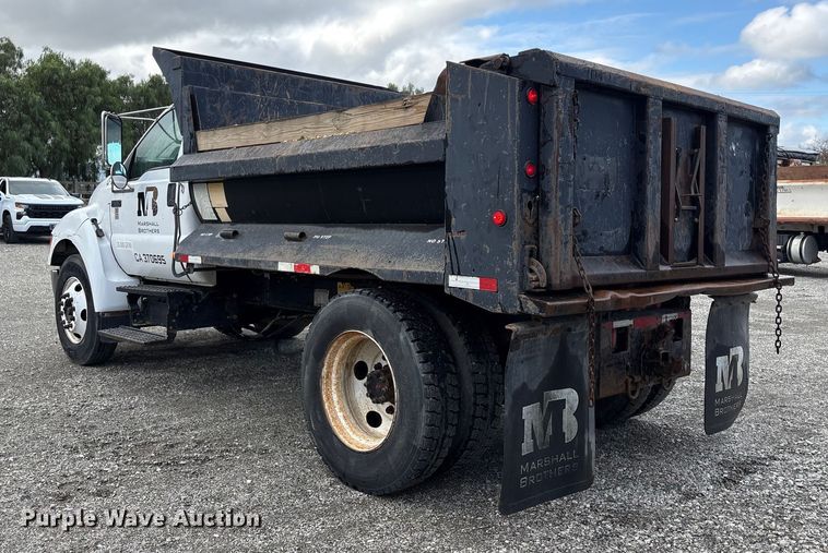 image for item EC8142 2006 Ford F650 dump truck