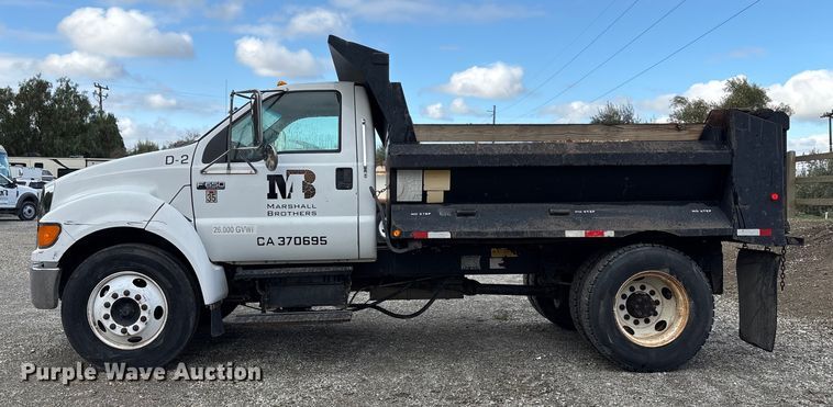 image for item EC8142 2006 Ford F650 dump truck