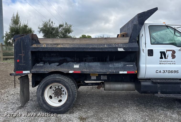 image for item EC8142 2006 Ford F650 dump truck