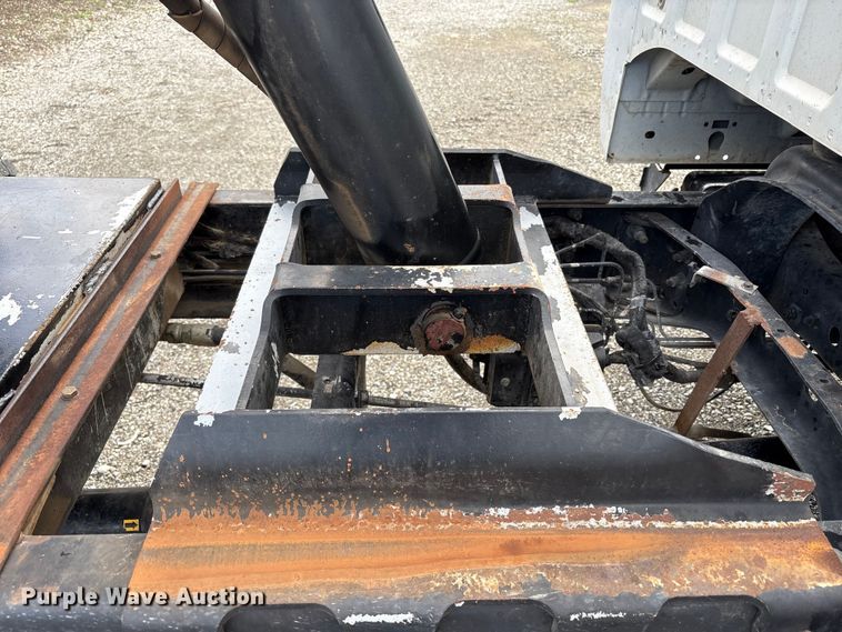 image for item EC8142 2006 Ford F650 dump truck