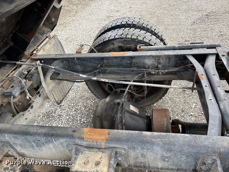 image for item EC8142 2006 Ford F650 dump truck