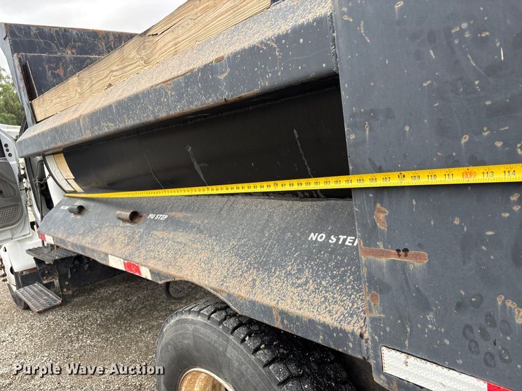image for item EC8142 2006 Ford F650 dump truck