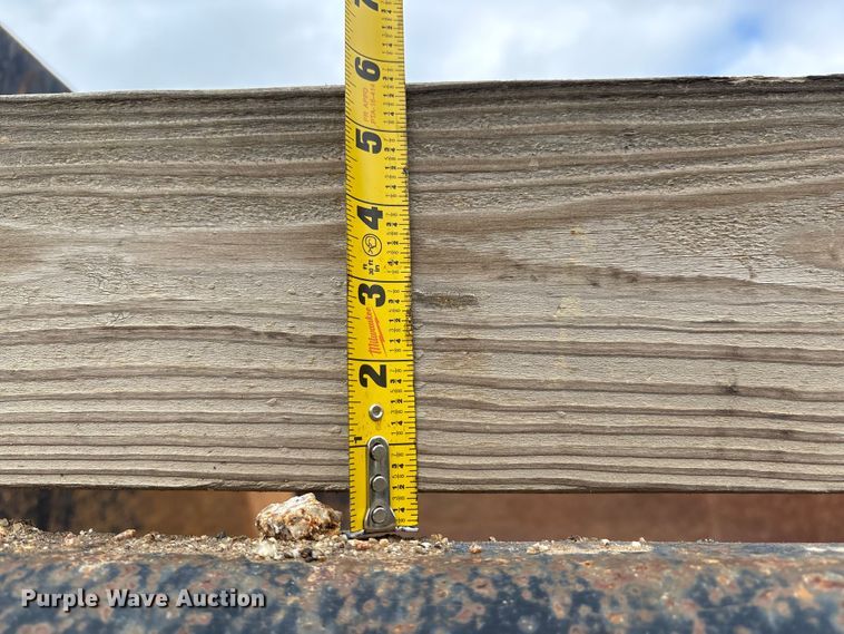 image for item EC8142 2006 Ford F650 dump truck