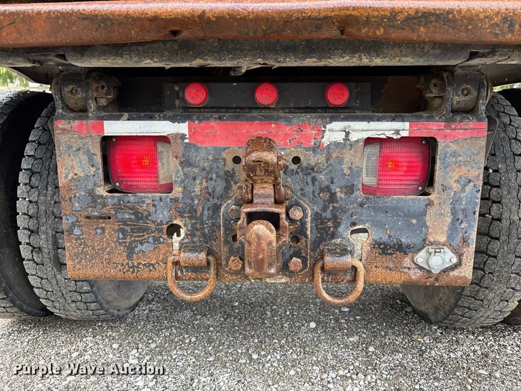 image for item EC8142 2006 Ford F650 dump truck