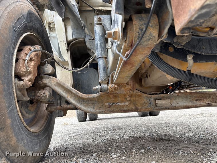 image for item EC8142 2006 Ford F650 dump truck