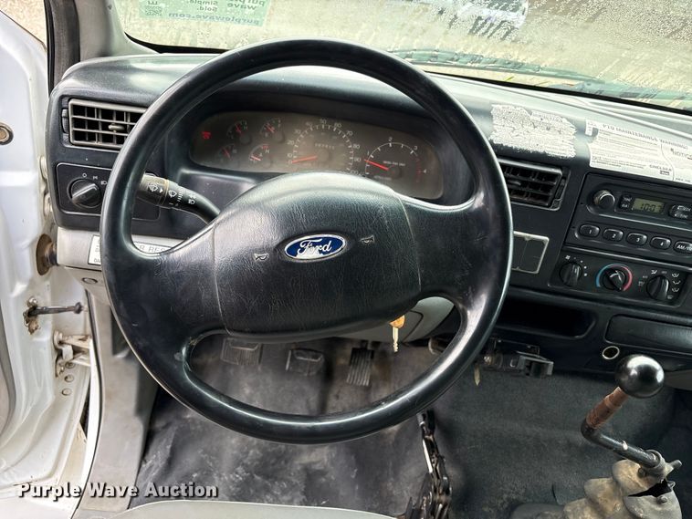 image for item EC8142 2006 Ford F650 dump truck