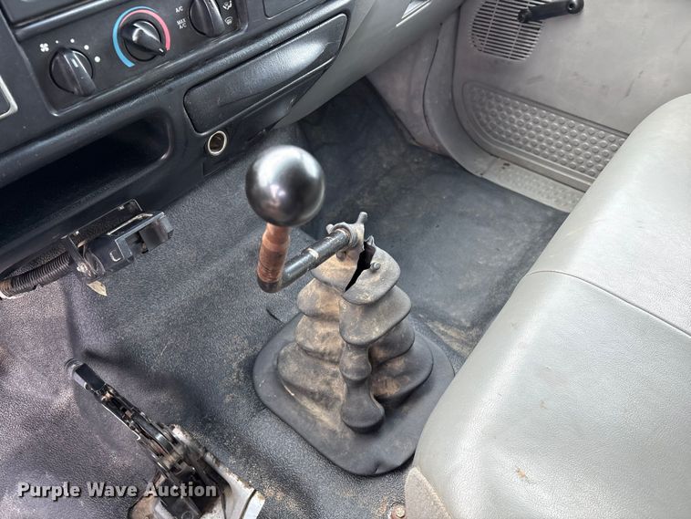 image for item EC8142 2006 Ford F650 dump truck