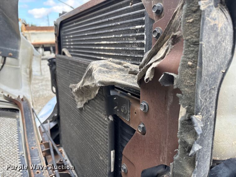 image for item EC8142 2006 Ford F650 dump truck