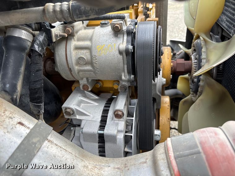 image for item EC8142 2006 Ford F650 dump truck