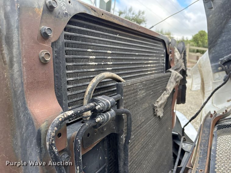 image for item EC8142 2006 Ford F650 dump truck