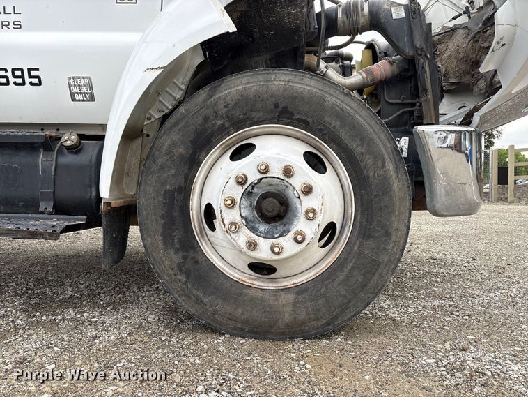 image for item EC8142 2006 Ford F650 dump truck