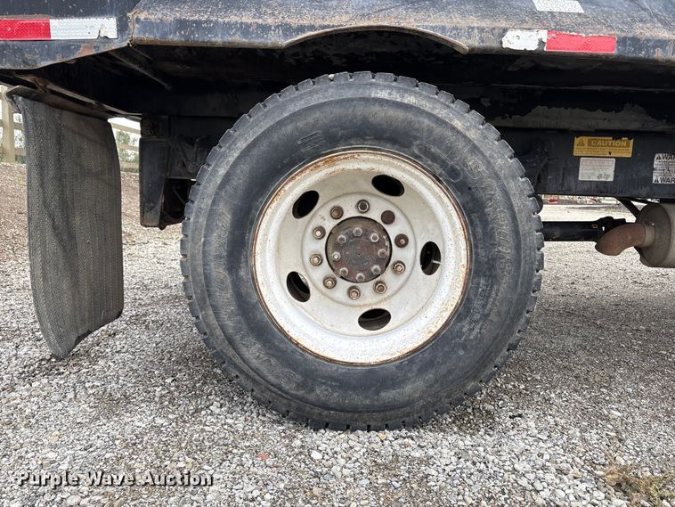 image for item EC8142 2006 Ford F650 dump truck