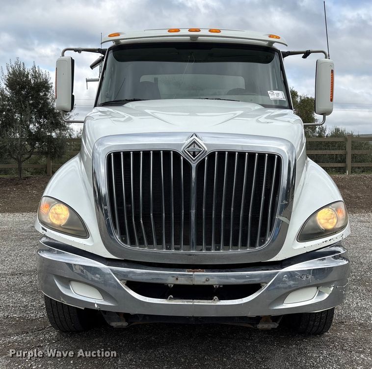 image for item EC8143 2009 International LF627 dump truck