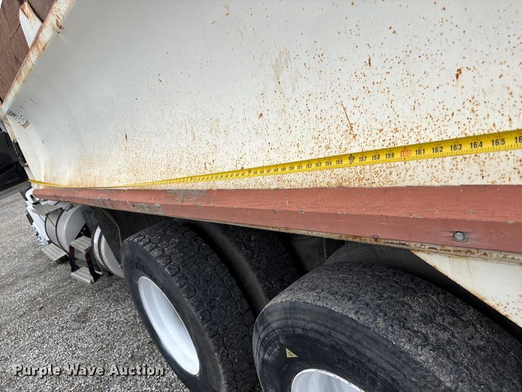 image for item EC8143 2009 International LF627 dump truck