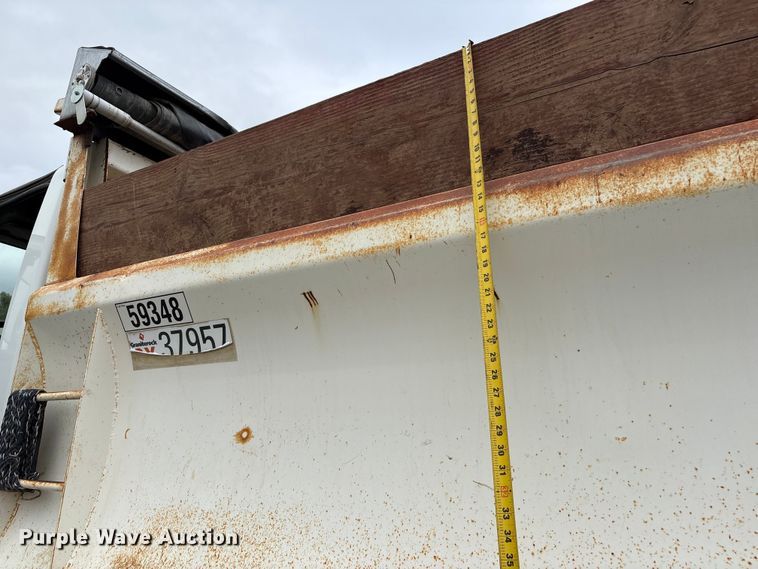 image for item EC8143 2009 International LF627 dump truck