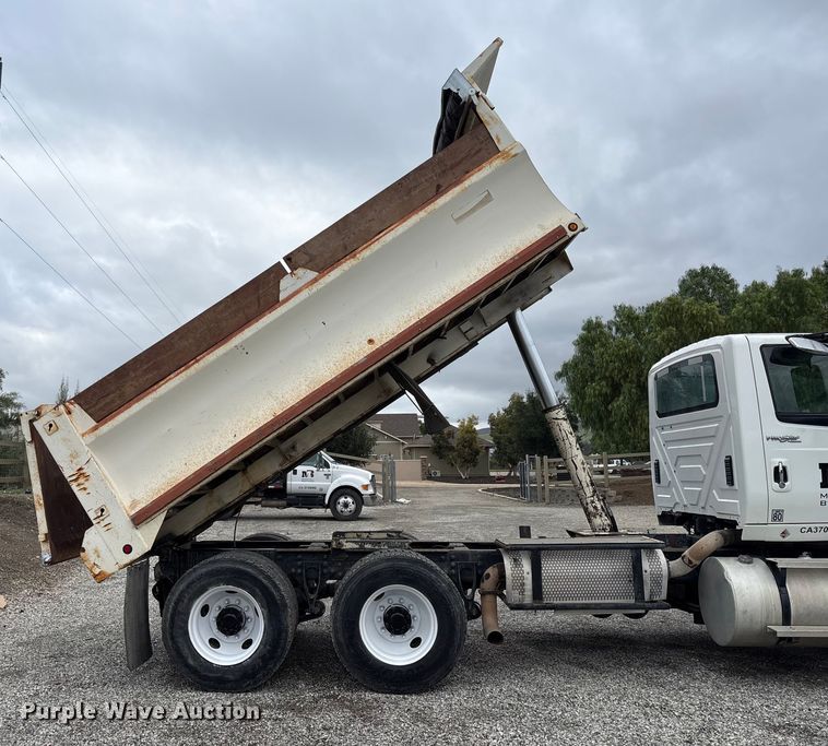 image for item EC8143 2009 International LF627 dump truck