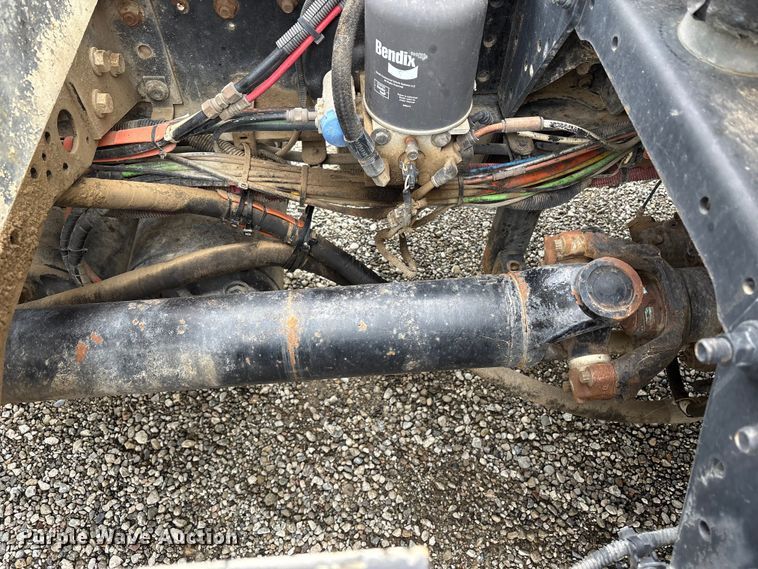 image for item EC8143 2009 International LF627 dump truck