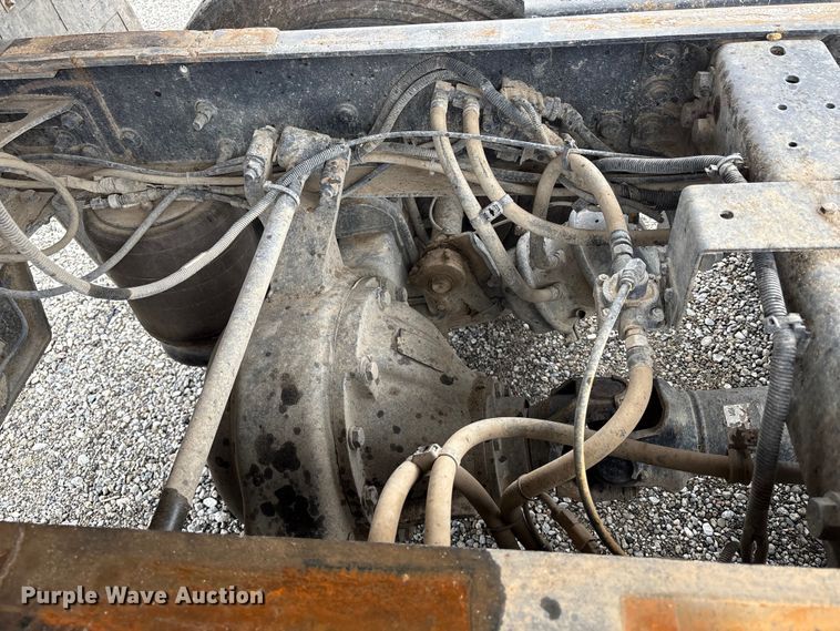 image for item EC8143 2009 International LF627 dump truck