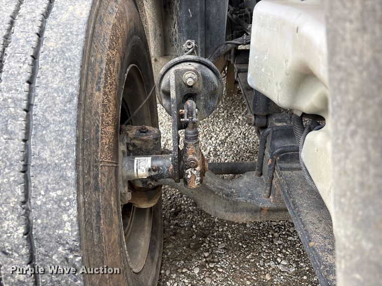 image for item EC8143 2009 International LF627 dump truck