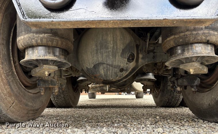 image for item EC8143 2009 International LF627 dump truck