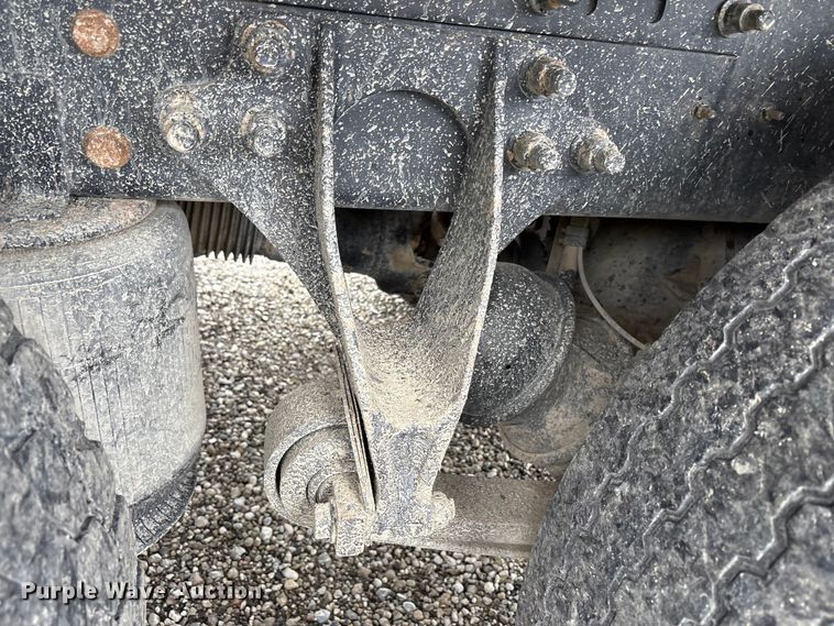 image for item EC8143 2009 International LF627 dump truck