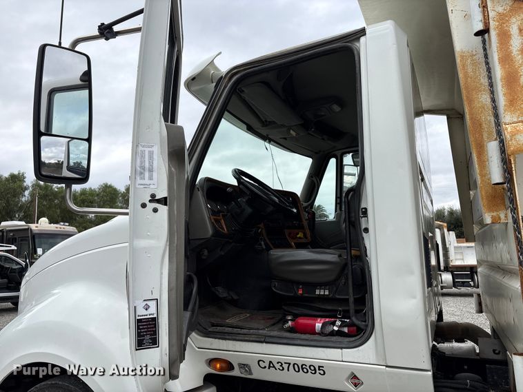 image for item EC8143 2009 International LF627 dump truck