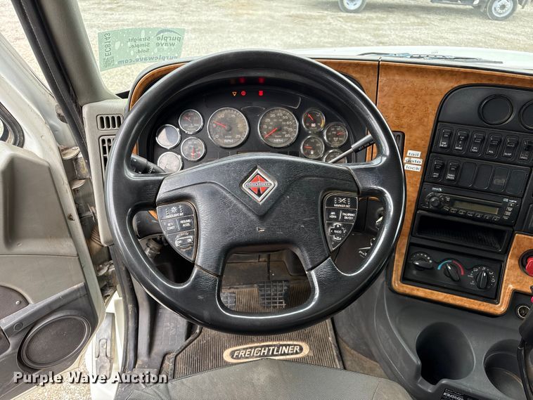 image for item EC8143 2009 International LF627 dump truck