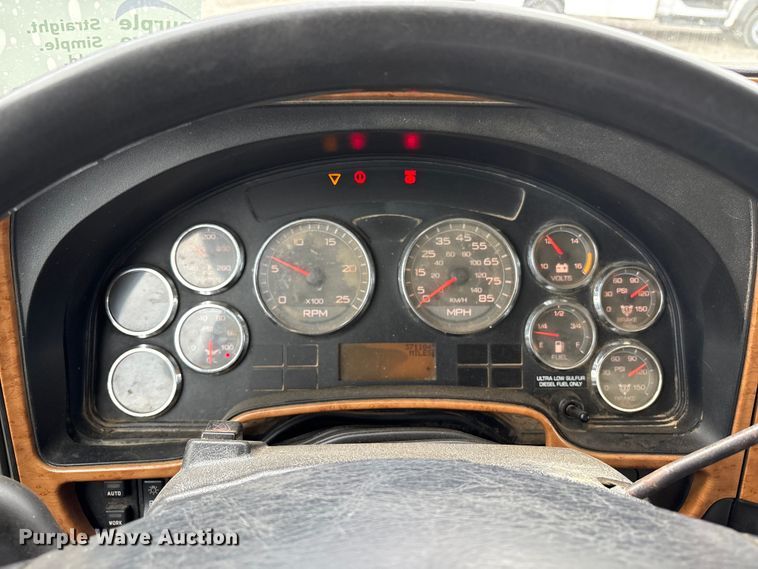 image for item EC8143 2009 International LF627 dump truck