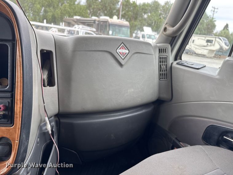 image for item EC8143 2009 International LF627 dump truck