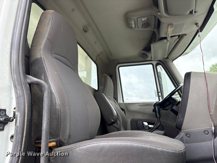 image for item EC8143 2009 International LF627 dump truck