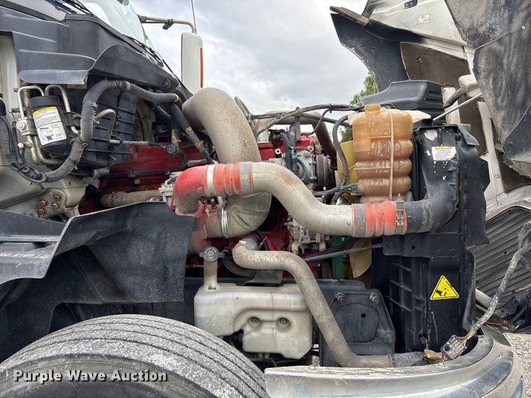 image for item EC8143 2009 International LF627 dump truck