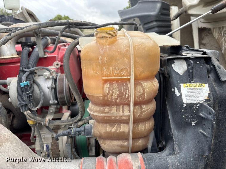 image for item EC8143 2009 International LF627 dump truck