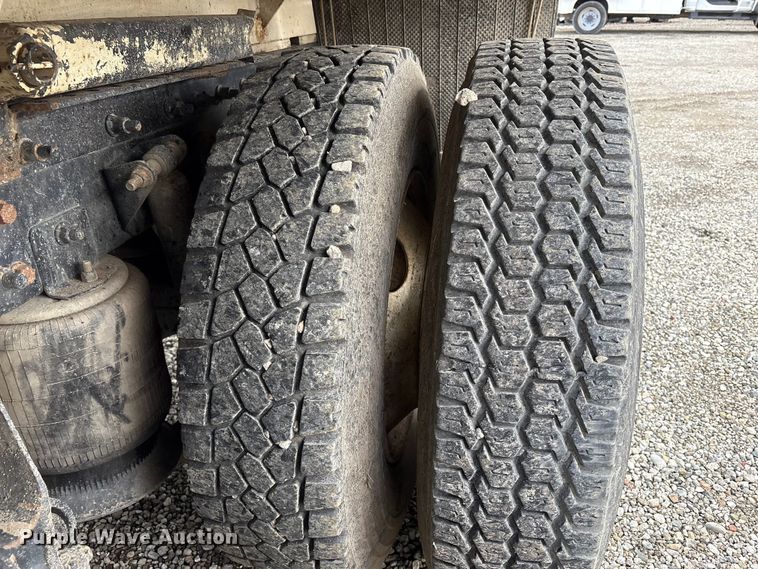 image for item EC8143 2009 International LF627 dump truck