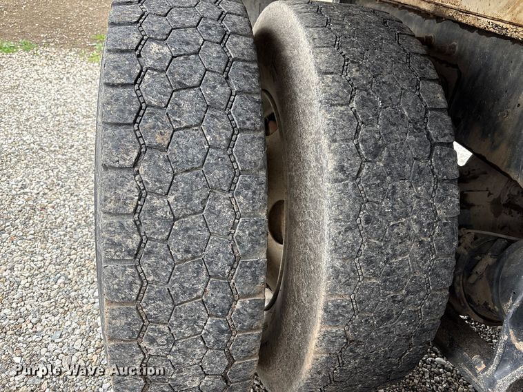 image for item EC8143 2009 International LF627 dump truck