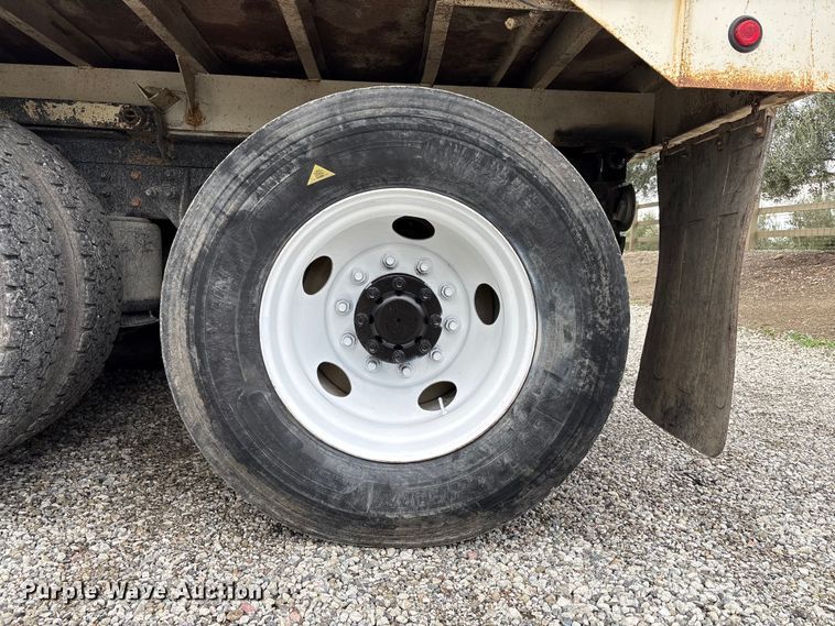 image for item EC8143 2009 International LF627 dump truck