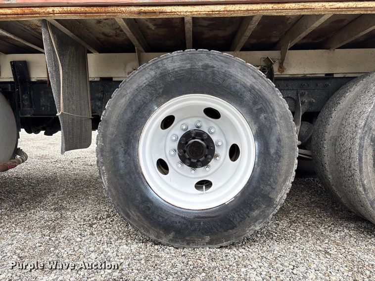 image for item EC8143 2009 International LF627 dump truck