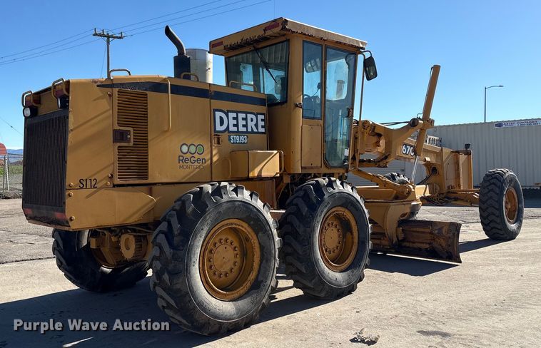 image for item EC8156 1998 John Deere 670C motor grader