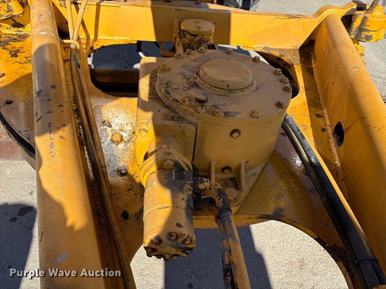 image for item EC8156 1998 John Deere 670C motor grader