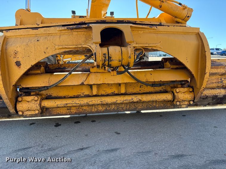 image for item EC8156 1998 John Deere 670C motor grader