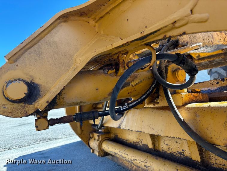 image for item EC8156 1998 John Deere 670C motor grader