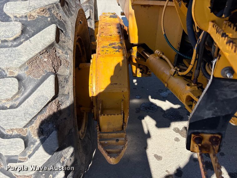 image for item EC8156 1998 John Deere 670C motor grader