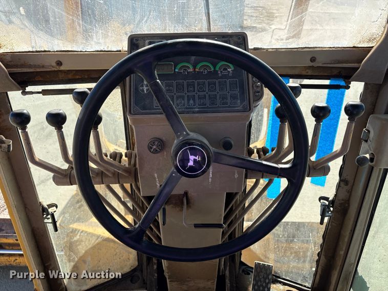 image for item EC8156 1998 John Deere 670C motor grader