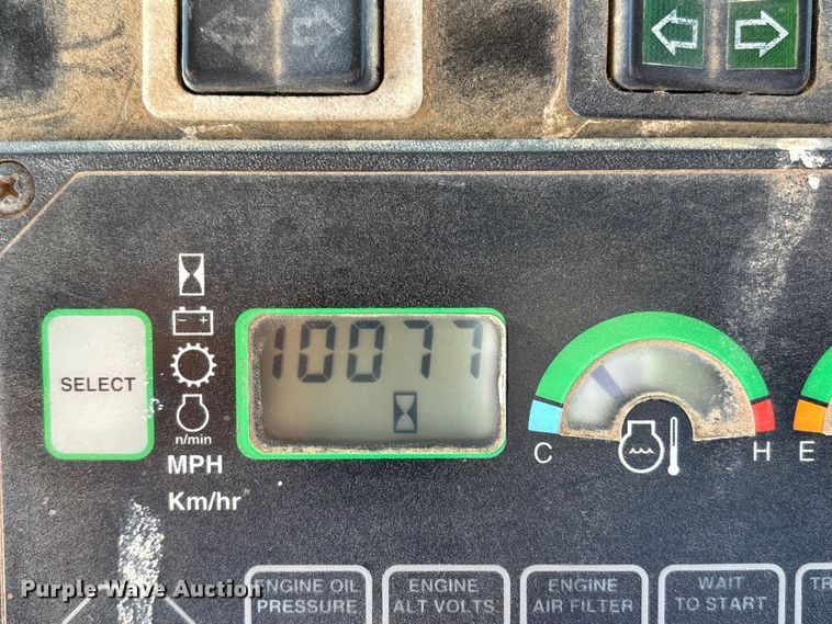 image for item EC8156 1998 John Deere 670C motor grader