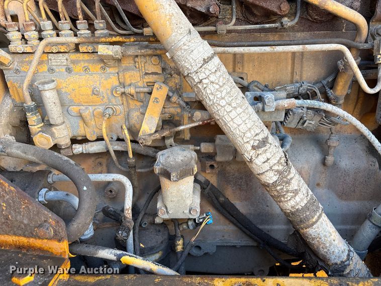 image for item EC8156 1998 John Deere 670C motor grader