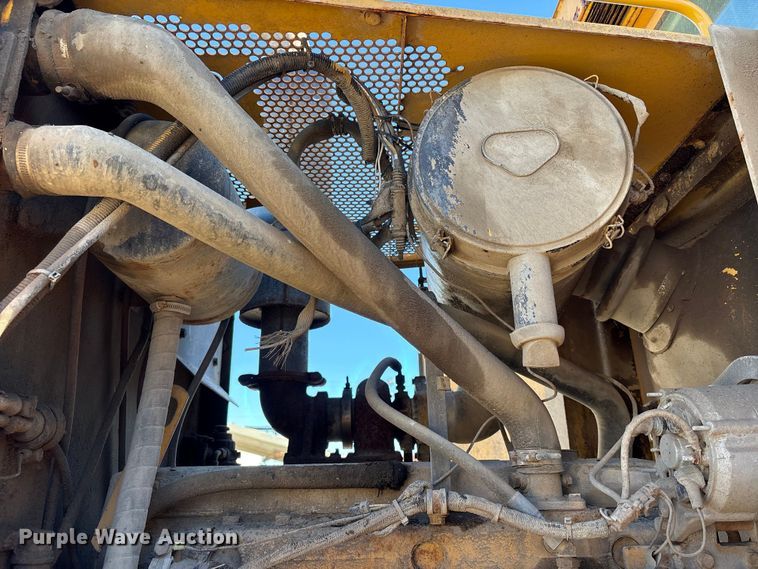 image for item EC8156 1998 John Deere 670C motor grader